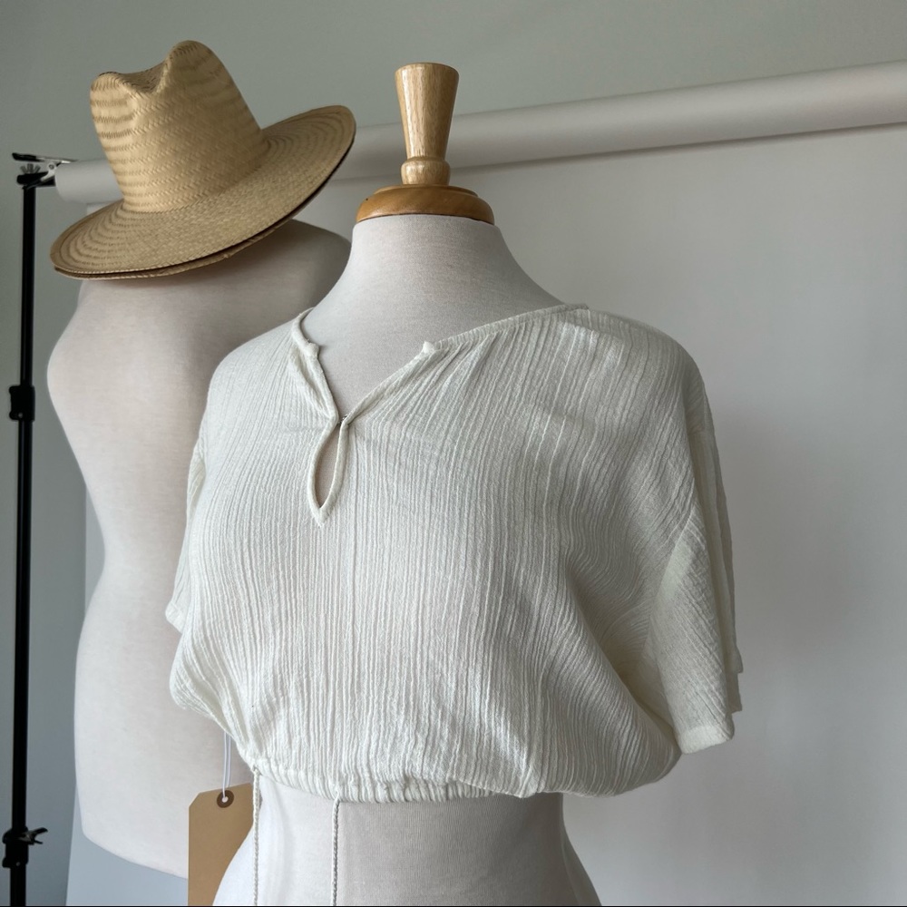 SOLD ❌ CREAM CLEOBELLA CROP TOP - Picture 8 of 10